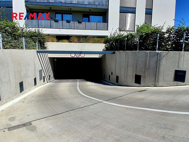 Prodej garážového stání 12 m² - foto 3