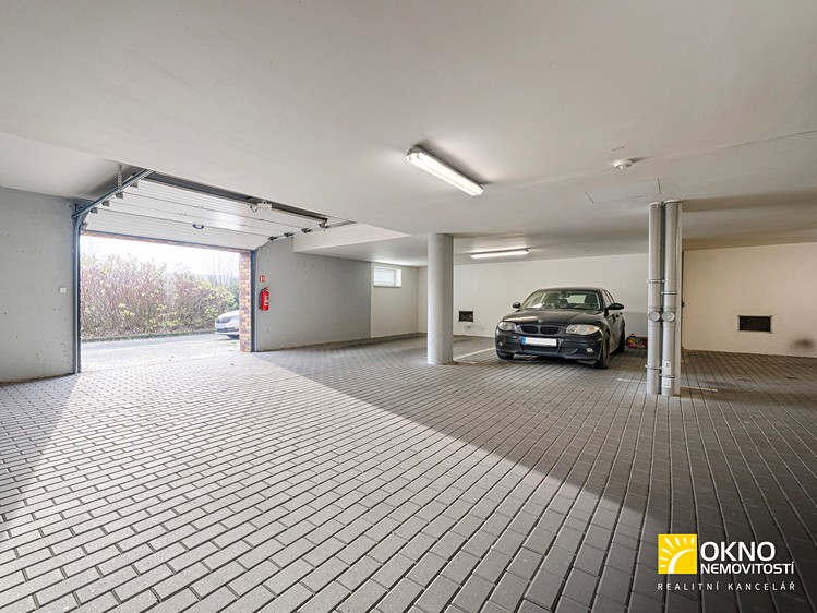 Prodej garážového stání 18 m² - foto 1