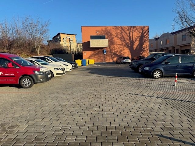 Prodej specifického typu nemovitosti 12 m² - foto 2