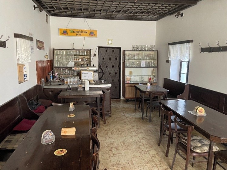 Prodej podílu 1/3 specifického typu nemovitosti 600 m² - foto 3
