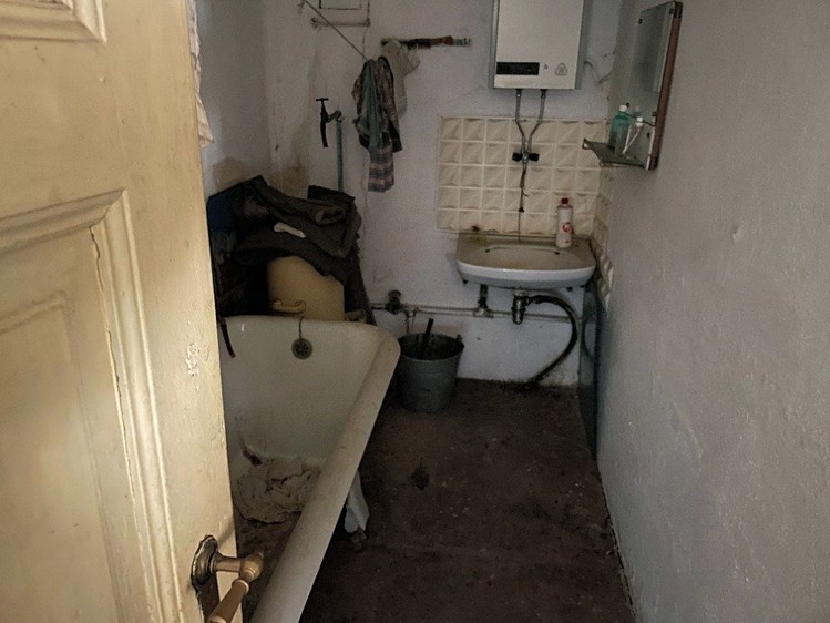 Prodej podílu 1/3 specifického typu nemovitosti 600 m² - foto 7