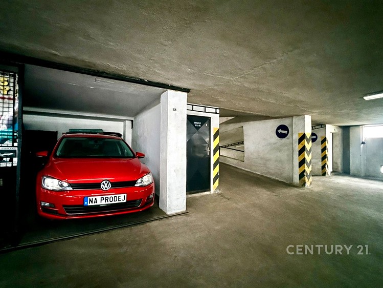 Prodej garážového stání 13 m² - foto 1