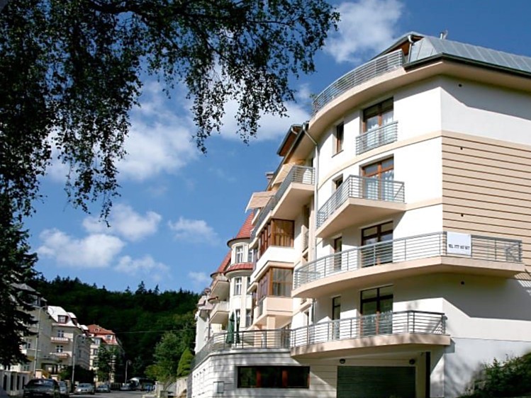 Prodej garážového stání 16 m² - foto 1