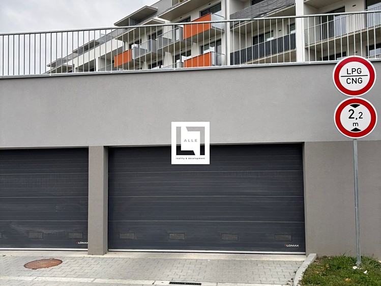 Prodej garážového stání 13 m² - foto 2