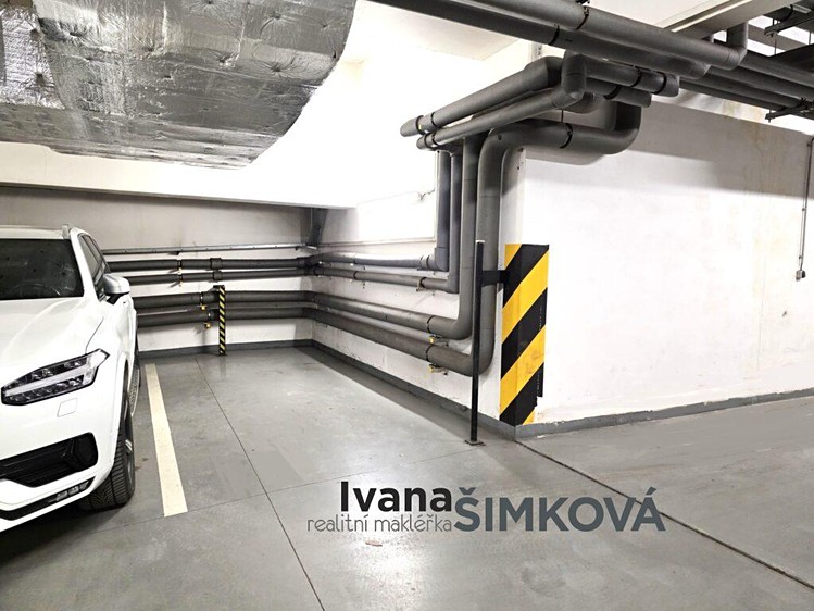 Prodej garážového stání 12 m² - foto 2
