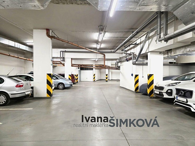 Prodej garážového stání 12 m² - foto 4