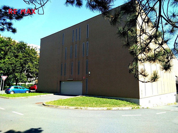 Pronájem garáže 17 m² - foto 5