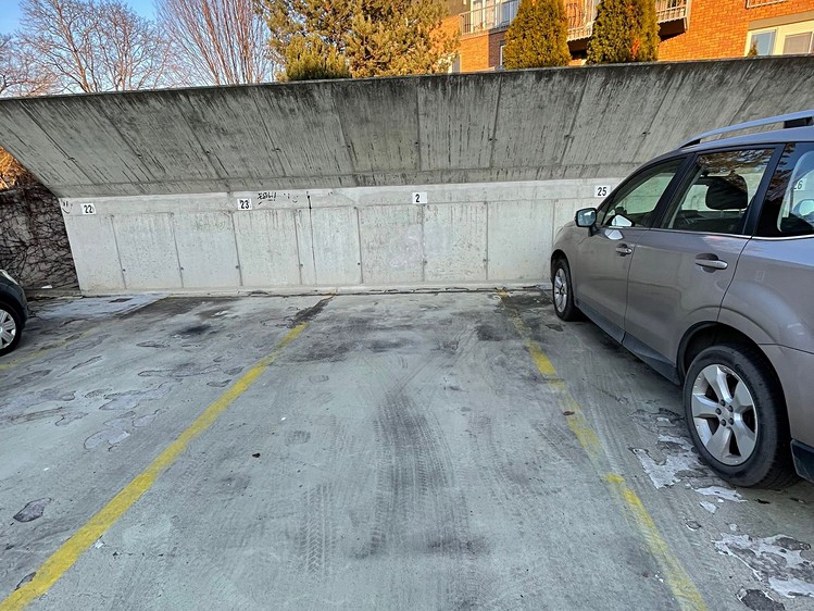 Pronájem garážového stání 12 m² - foto 3