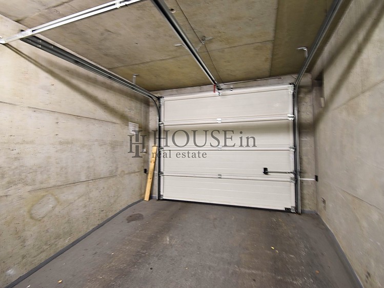 Pronájem garážového stání 15 m² - foto 3