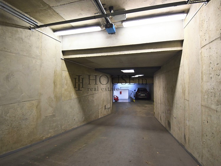 Pronájem garážového stání 15 m² - foto 4