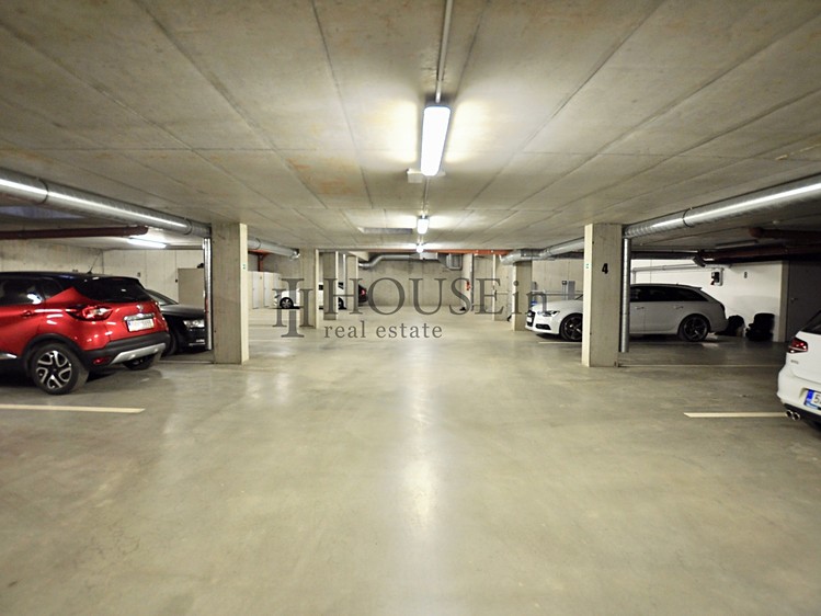Pronájem garážového stání 12 m² - foto 5