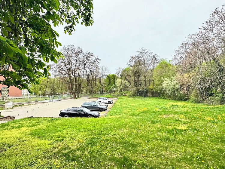 Pronájem garážového stání 12 m² - foto 3