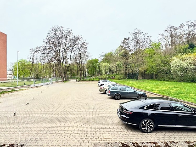 Pronájem garážového stání 12 m² - foto 6