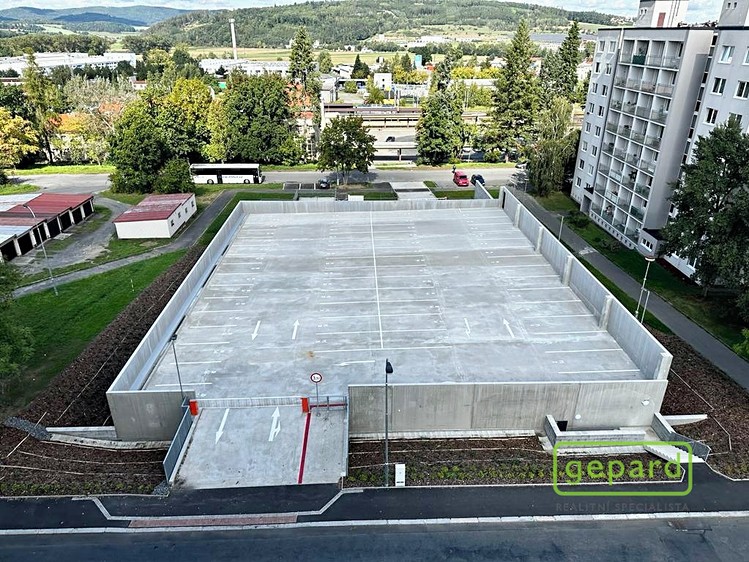 Pronájem garážového stání 13 m² - foto 1