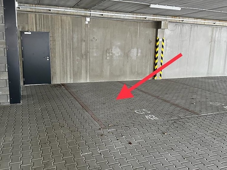 Pronájem garážového stání 13 m² - foto 2