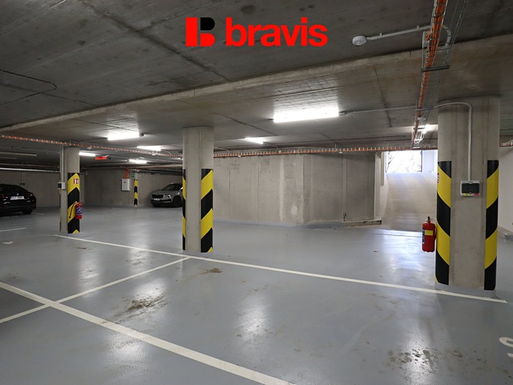 Pronájem garážového stání 15 m² - foto 7