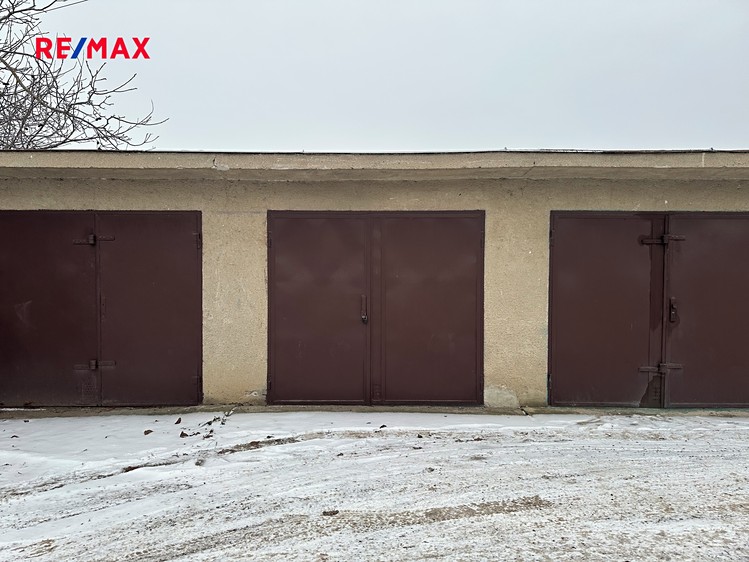 Pronájem garáže 15 m² - foto 1