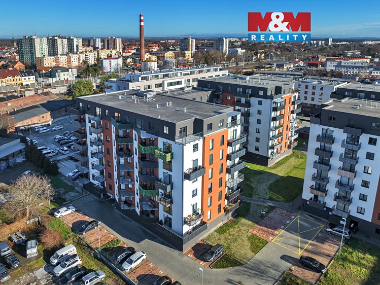 Pronájem garážového stání 12 m² - foto 1