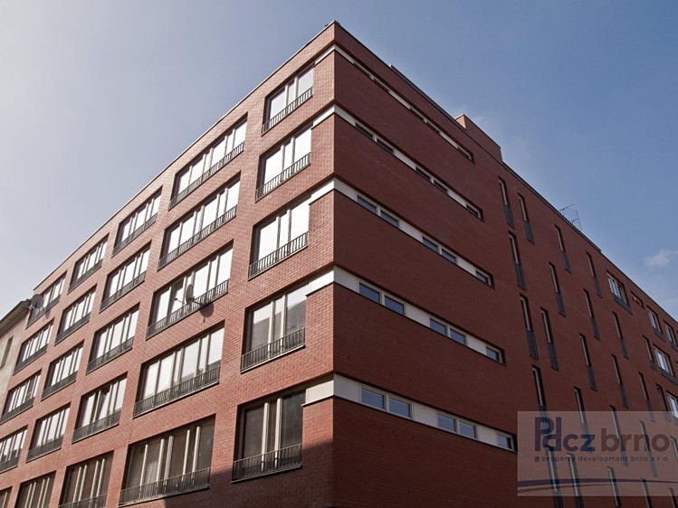 Pronájem garážového stání 16 m² - foto 1