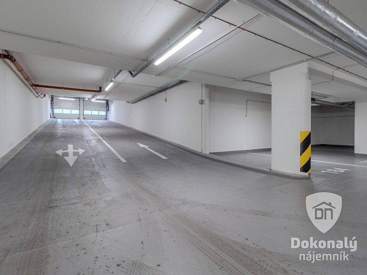 Pronájem garážového stání 15 m² - foto 4