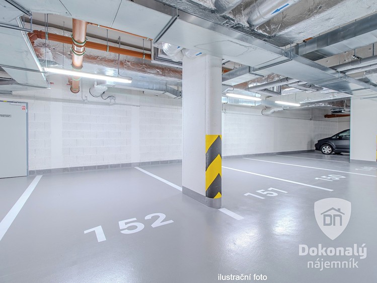 Pronájem garážového stání 15 m² - foto 1