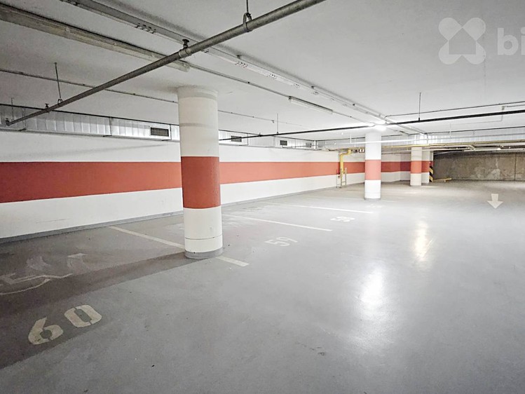 Pronájem garážového stání 14 m² - foto 3