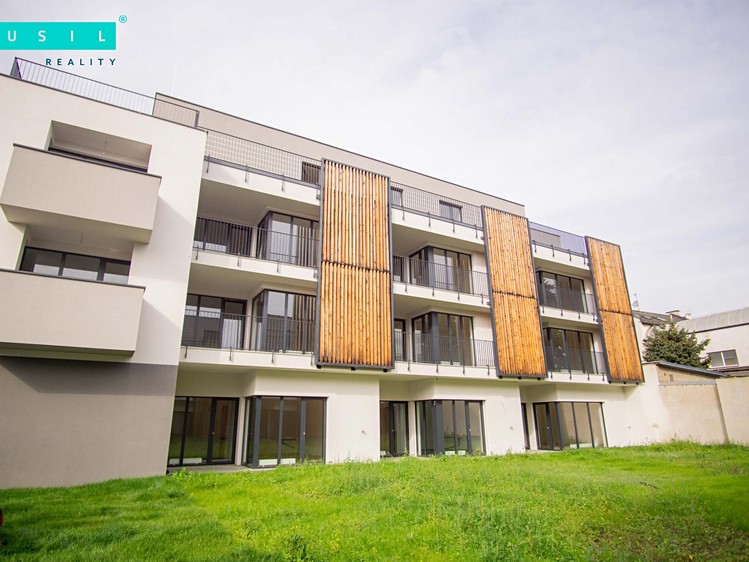 Pronájem garážového stání 12 m² - foto 2