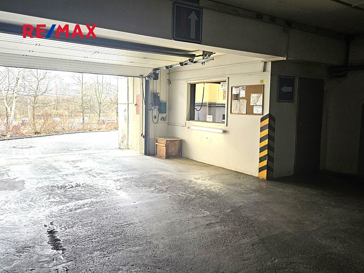 Pronájem garážového stání 13 m² - foto 3