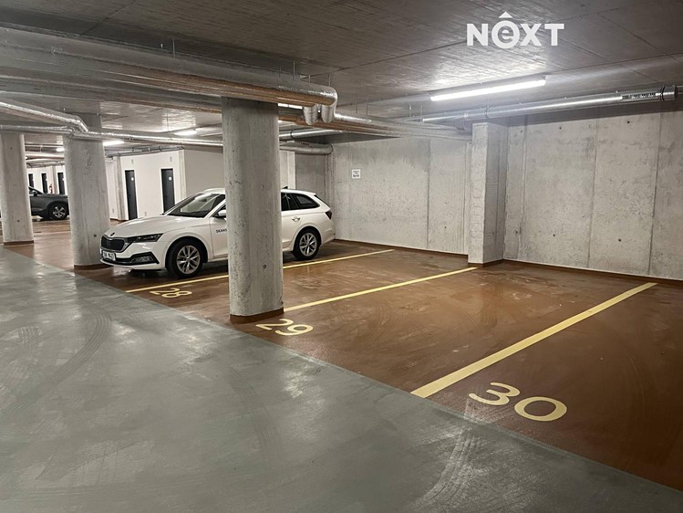 Pronájem garážového stání 18 m² - foto 4