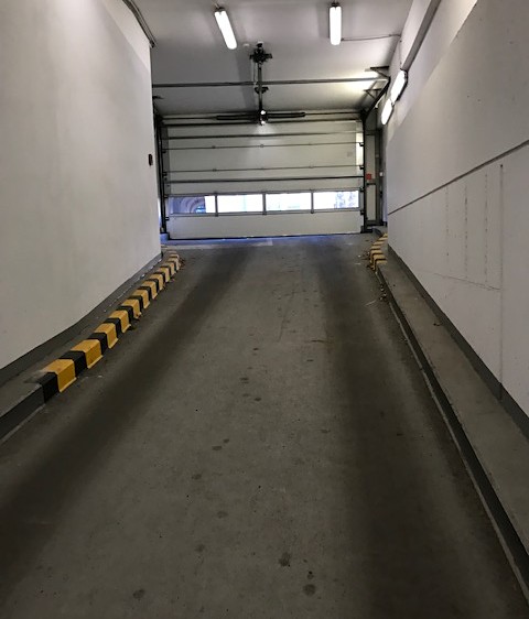 Pronájem garážového stání 12 m² - foto 2