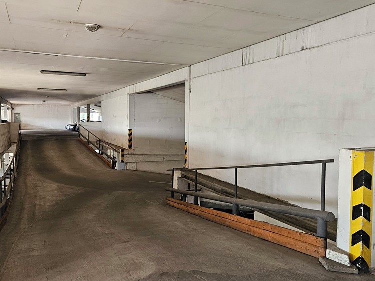 Pronájem garážového stání 13 m² - foto 4