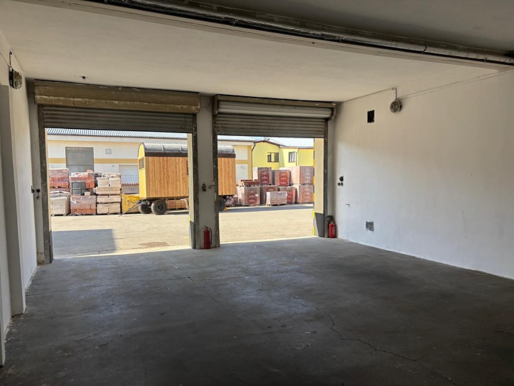 Pronájem garáže 80 m² - foto 3