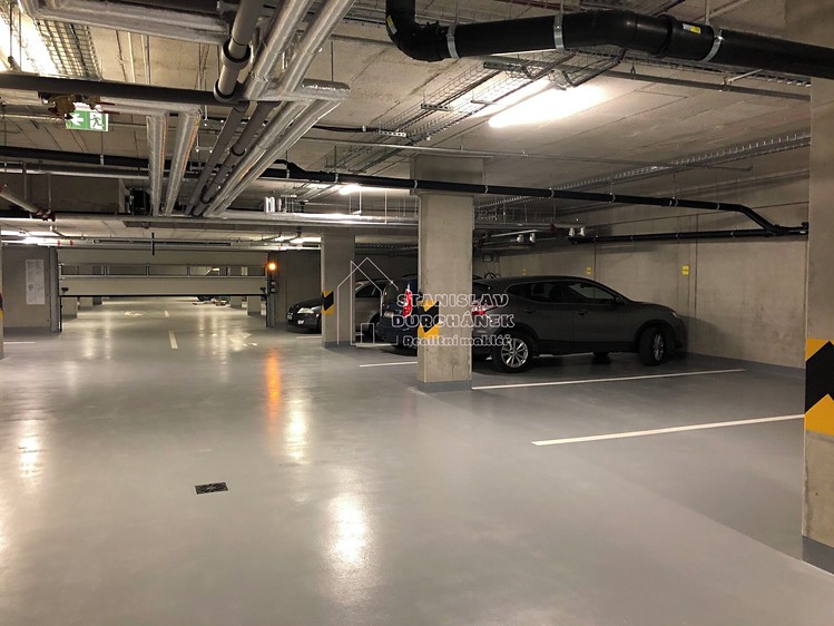 Pronájem garážového stání 17 m² - foto 4