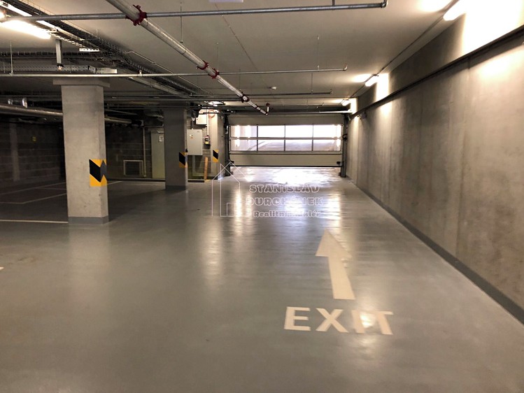 Pronájem garážového stání 17 m² - foto 5