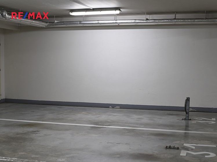 Pronájem garážového stání 15 m² - foto 3