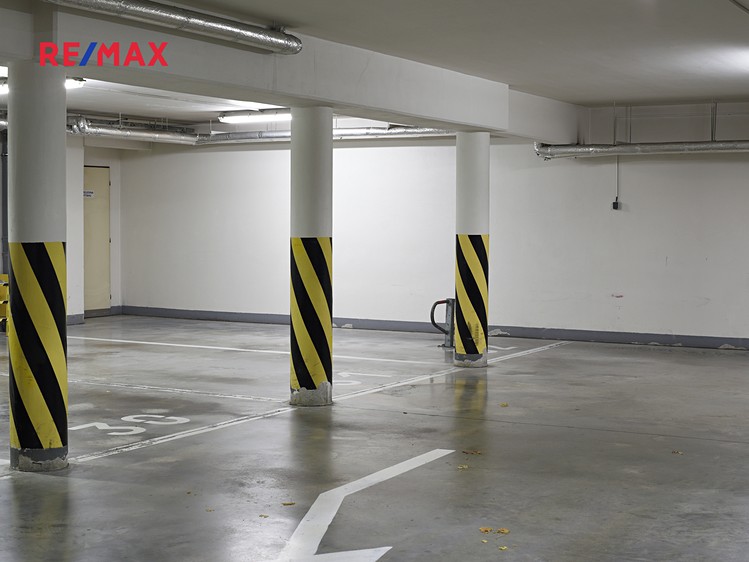 Pronájem garážového stání 15 m² - foto 6