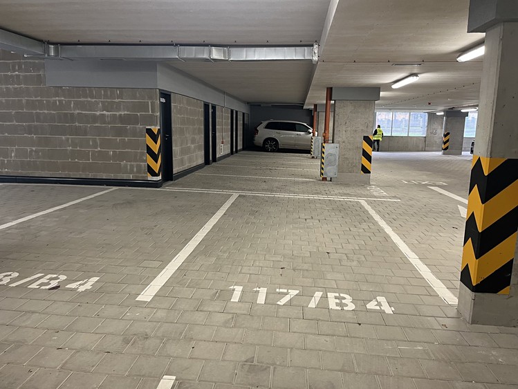 Pronájem garážového stání 21 m² - foto 3