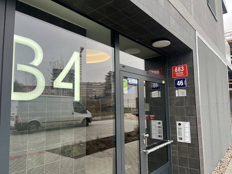 Pronájem garážového stání 21 m² - foto 5