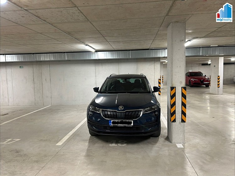 Pronájem garážového stání 18 m² - foto 4
