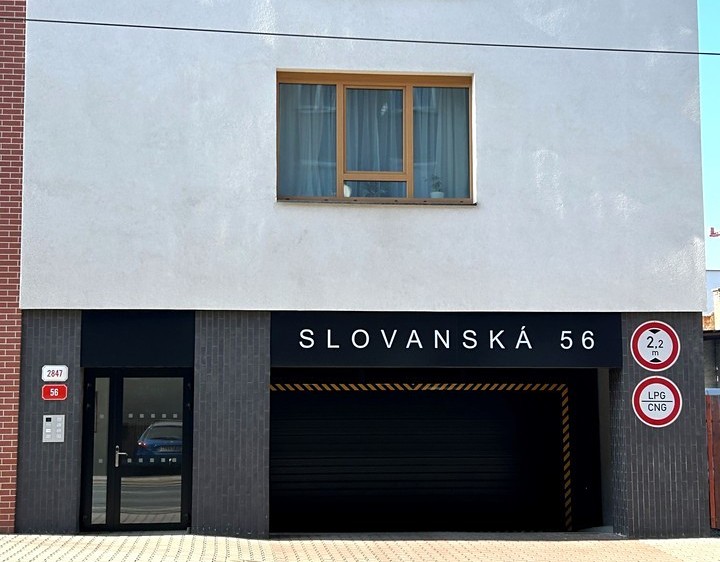 Pronájem garážového stání 18 m² - foto 5