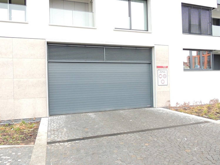 Pronájem garážového stání 19 m² - foto 3