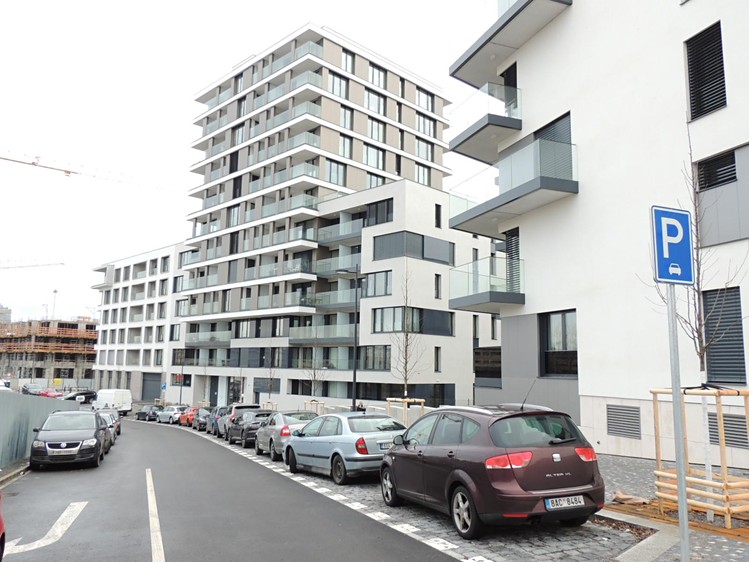 Pronájem garážového stání 19 m² - foto 4