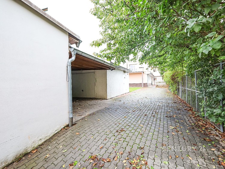 Pronájem garážového stání 15 m² - foto 3