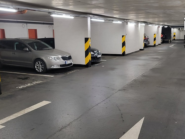 Pronájem garážového stání 24 m² - foto 8