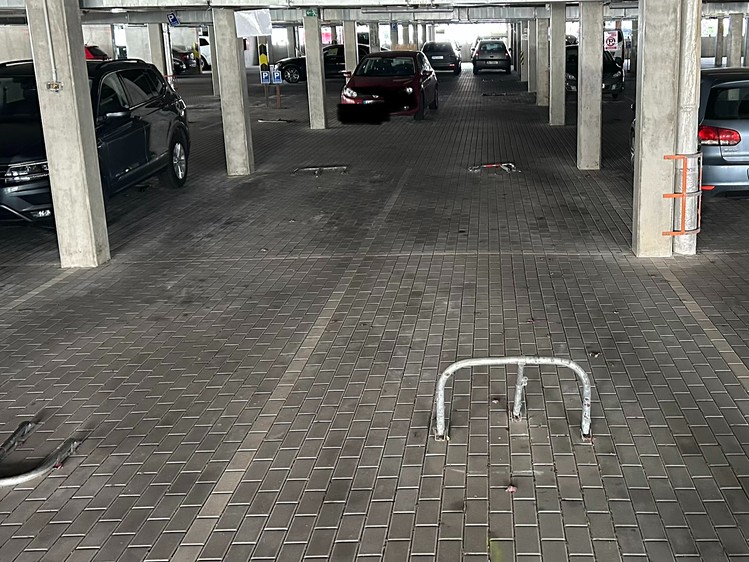 Pronájem garážového stání 15 m² - foto 3