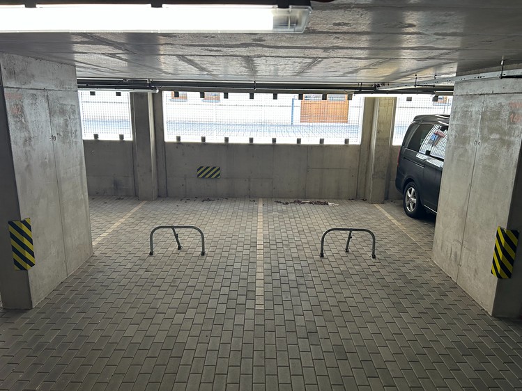 Pronájem garážového stání 15 m² - foto 4