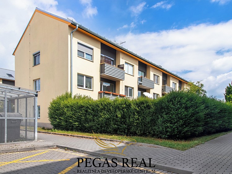 Pronájem garážového stání 16 m² - foto 3