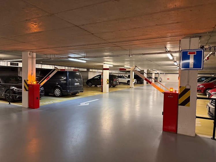 Pronájem garážového stání 20 m² - foto 5
