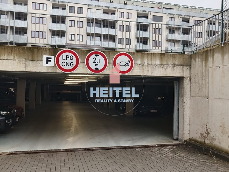Pronájem garážového stání 19 m² - foto 4
