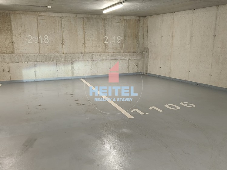 Pronájem garážového stání 19 m² - foto 6